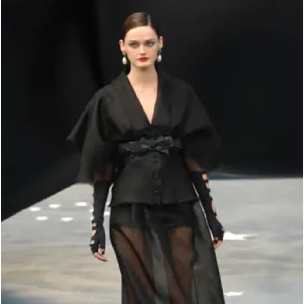 CHANEL Spring/Summer 2008 black Patent Glitter leather layered bow waist…